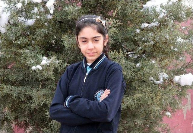 &Ccedil;emişgezekli Ayşenur T&uuml;rkiye 3&rsquo;&uuml;nc&uuml;s&uuml; Oldu 1