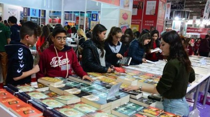 Yılın Ilk Kitap Fuarı Adana'da A&ccedil;ılıyor