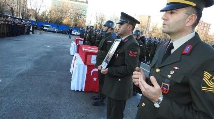 &Ccedil;orum'da Kazada Şehit Olan 2 Asker T&ouml;renle Uğurlandı