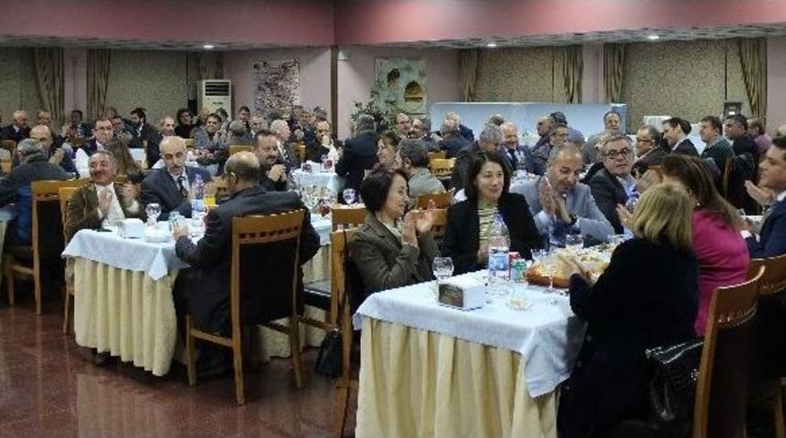 Rekt&ouml;r &Ccedil;omaklı, &Uuml;niversite Eski Y&ouml;neticileriyle Bir Araya Geldi