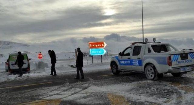 Erciyes'te Tipi Yolları Kapattı