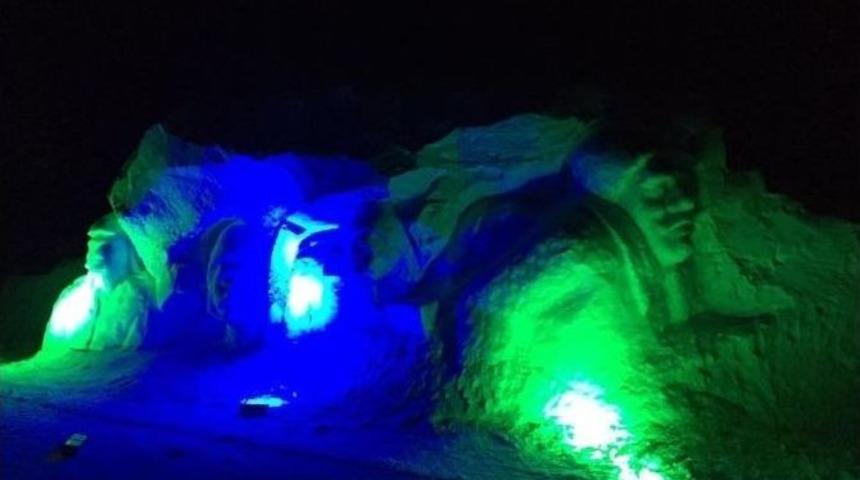 Kar&rsquo;dan Heykeller Tamamlandı