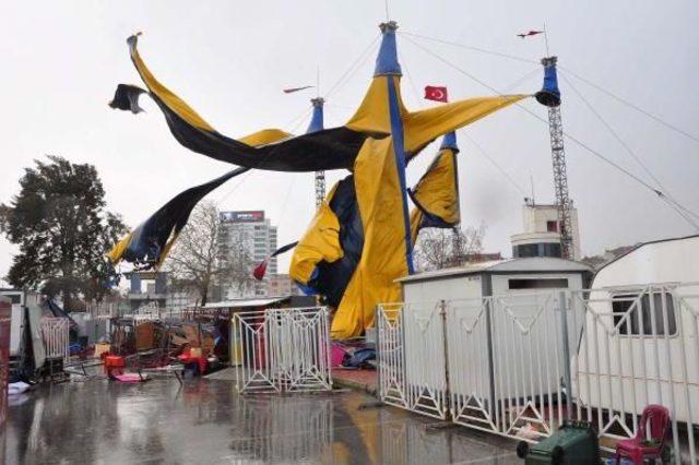 Manisa da Fırtına T&uuml;rkiye Sirki ni Vurdu 3