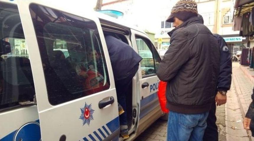 Sakarya&rsquo;da Ş&uuml;pheli 2 M&uuml;lteci G&ouml;zaltına Alındı