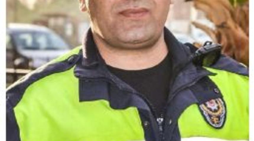 İzmir'de Şehit Olan Polis Memurunun &Ccedil;ocuklarına Eğitim Desteği