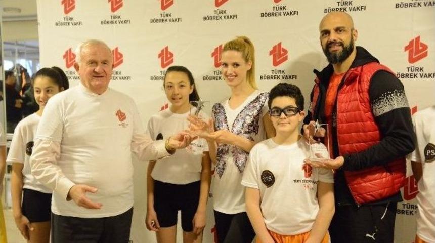 Ünlü Oyuncu Wilma Elles, Obeziteye Karşı Çocuklarla Harekete Geçti