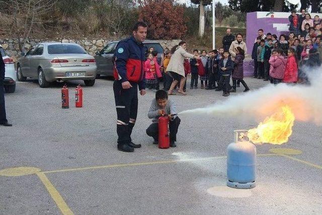 Öğrencilere Yangın Ve Kurtarma Eğitimi