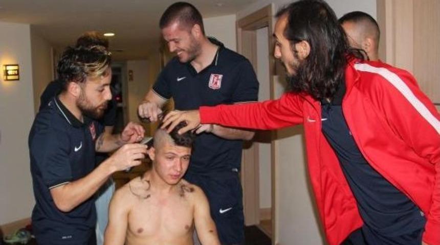 Balıkesirspor'da Altyapıdan Gelen Oyuncuların Sa&ccedil;ları Sıfıra Vuruldu