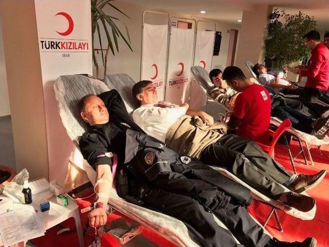 Adana Valiliği’nde Kan Bağışı Etkinliği 2