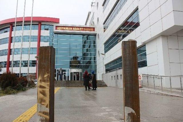 Adıyaman Adalet Sarayı&rsquo;nın Girişinde Ek &Ouml;nlemler Alındı 1