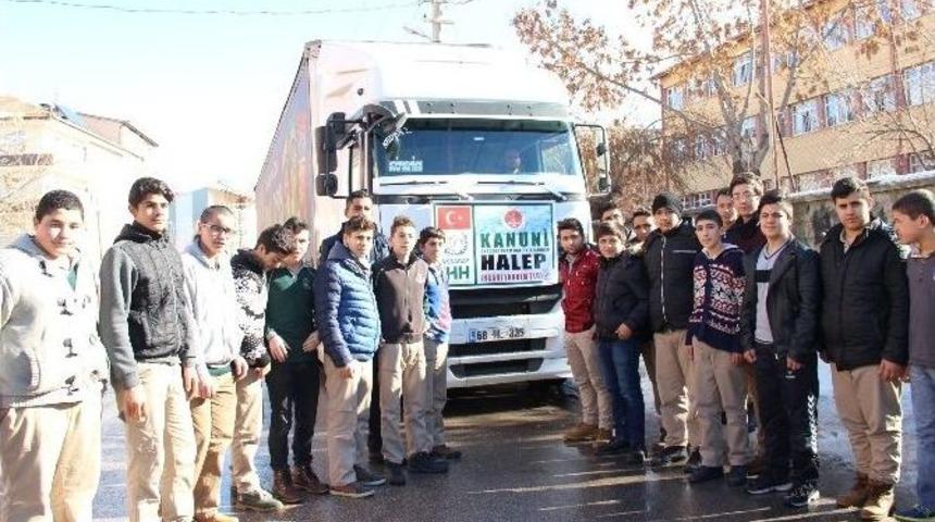 Aksaray&rsquo;da &Ouml;ğrencilerden Halep&rsquo;e Yardım Tırı