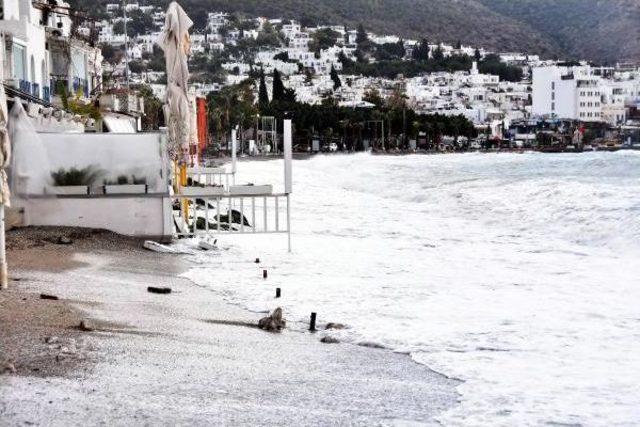 Bodrum'da Rüzgar Hayatı Olumsuz Etkiledi