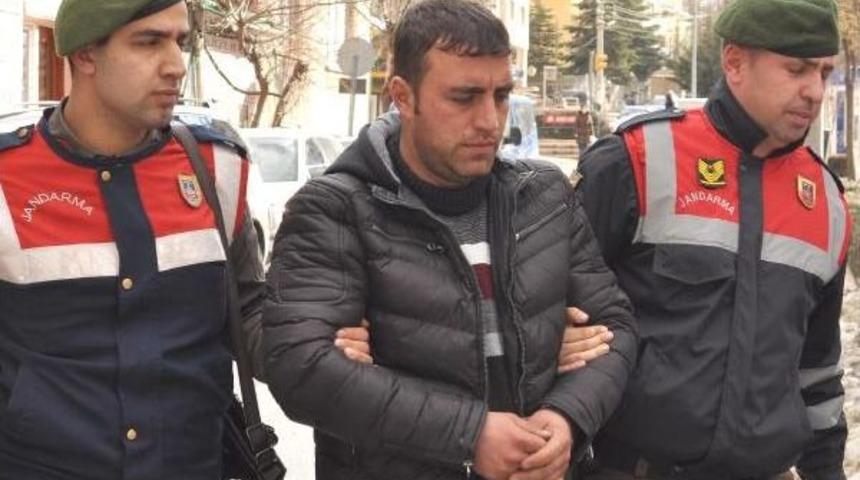 10 Yıl &Ouml;nce Babasını Bı&ccedil;akla Yaralayan Dayısını Av T&uuml;feğiyle &Ouml;ld&uuml;rd&uuml;