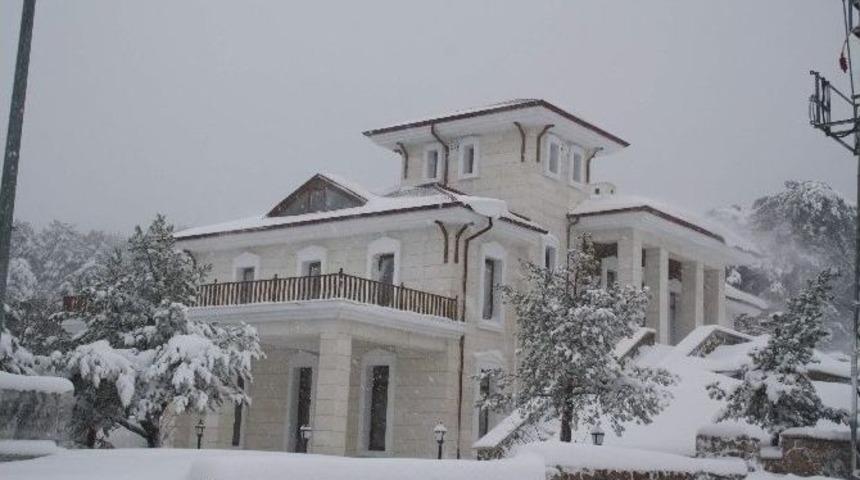 Eğilmez: &ldquo;bu Binaların T&uuml;rkiye&rsquo;de İkinci &Ouml;rnekleri Yok&rdquo;