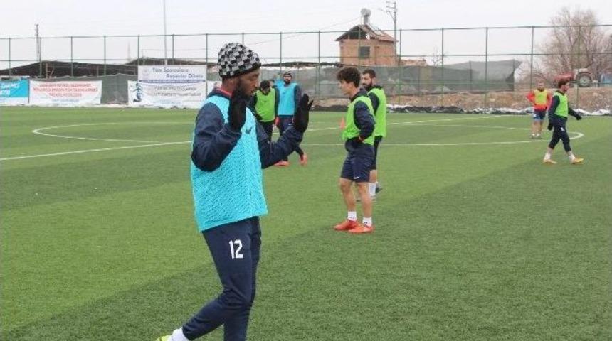 Yeşilyurt Belediyespor İkinci Yarıya Galibiyetle Başlamak İstiyor