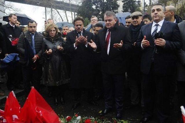 Konsoloslar Reina’nın Önünde Hayatını Kaybedenleri Andı