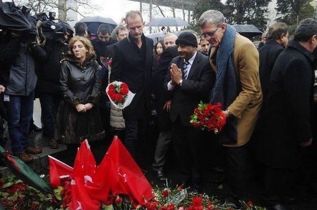 Konsoloslar Reina’nın Önünde Hayatını Kaybedenleri Andı