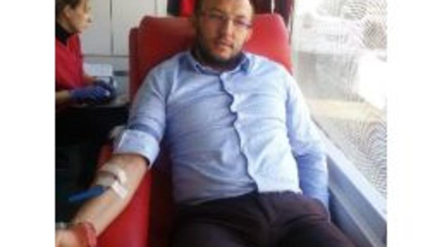 Başkan Yavaş Umurbeylilerle Beraber Kan Verdi