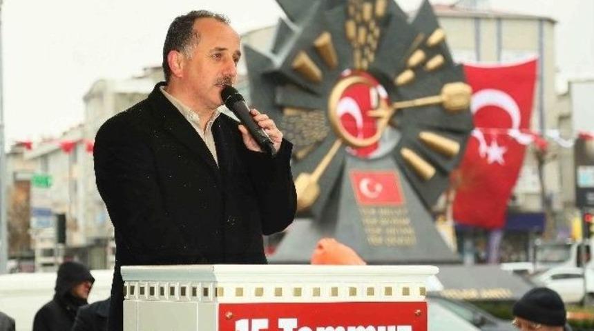 Bağcılar’da 15 Temmuz Şehitler Anıtı Dikildi