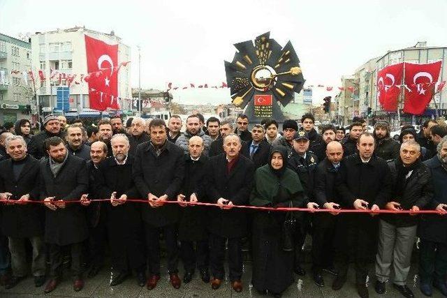 Bağcılar’da 15 Temmuz Şehitler Anıtı Dikildi