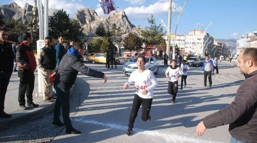 Tokat&rsquo;ta Mehmet Akif İnan Anısına Koşu D&uuml;zenlendi
