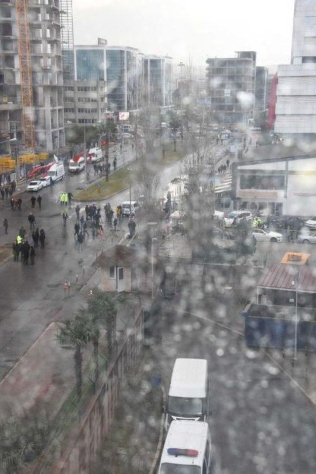 İzmir Adliyesi'nde Şehit Polis Ve Mübaşir Için Hüzünlü Tören (4)