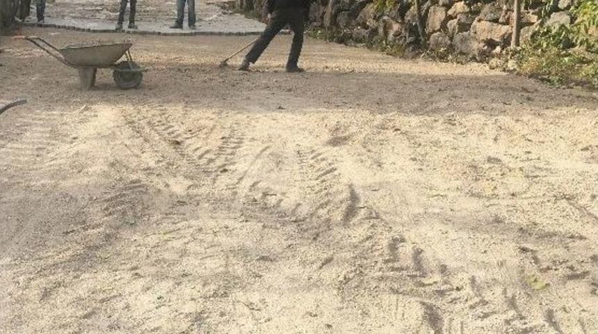 Koyulhisar&rsquo;da Parke Taşı D&ouml;şeme &Ccedil;alışmaları S&uuml;r&uuml;yor