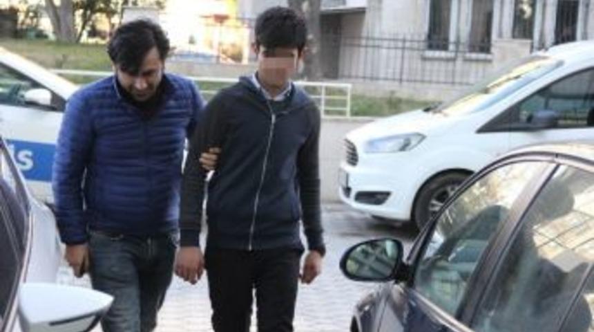 Yolcu Otob&uuml;s&uuml;nde Bin 300 Paket Ka&ccedil;ak Sigarayla Yakalandı