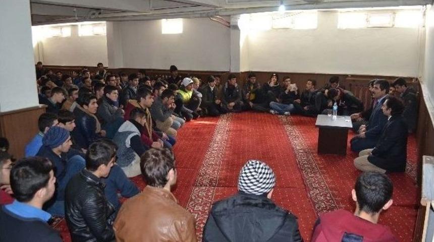 Başkan Asya, &Ouml;ğrencilere Tavsiyelerde Bulundu