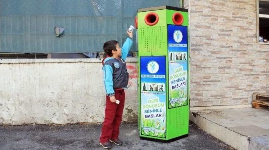 Merkezefendi&rsquo;de &lsquo;biz &Ccedil;&ouml;p Değiliz&rsquo; Geri D&ouml;n&uuml;ş&uuml;m Kutuları Dağıtıldı