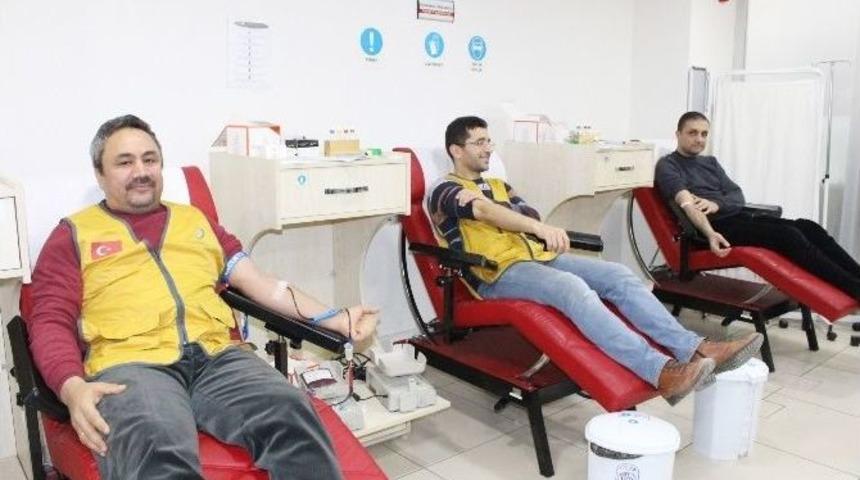 İyilik-der &Uuml;yeleri Kan Bağışında Bulundu