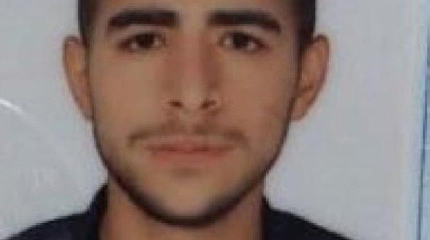 'adam Nasıl Vurulur' Diye Şaka Yaparken Arkadaşını Öldürdü