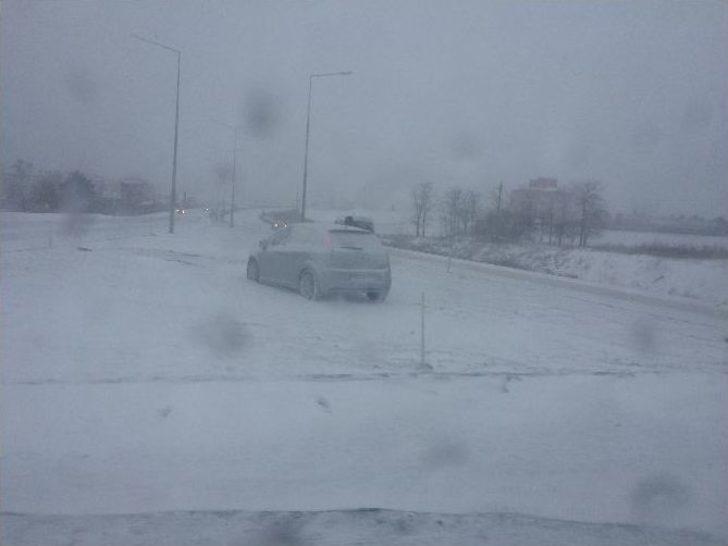 Kar Yağışı Hayatı Olumsuz Etkiledi G4