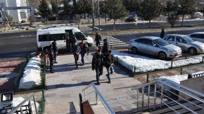 (&ouml;zel Haber) Boz&uuml;y&uuml;k&rsquo;te Yakalanan 5 Zehir Taciri Tutuklandı