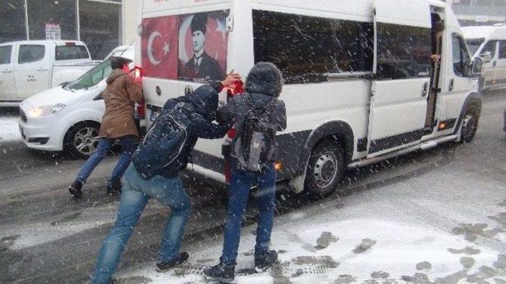 Tekirdağ’da Kar Hayatı Felç Etti G4