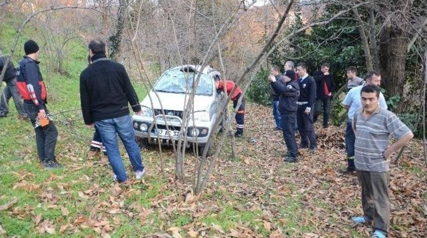 Otomobil 20 Metreden Bah&ccedil;eye U&ccedil;tular: 4 Yaralı