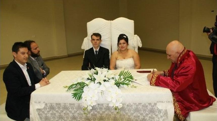 Marmaris&rsquo;te 7 Yıl Sonra Gelen Nikah