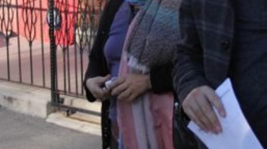 Yankesicilik Su&ccedil;undan 1.5 Yıl Cezası Bulunan Kadın Tutuklandı