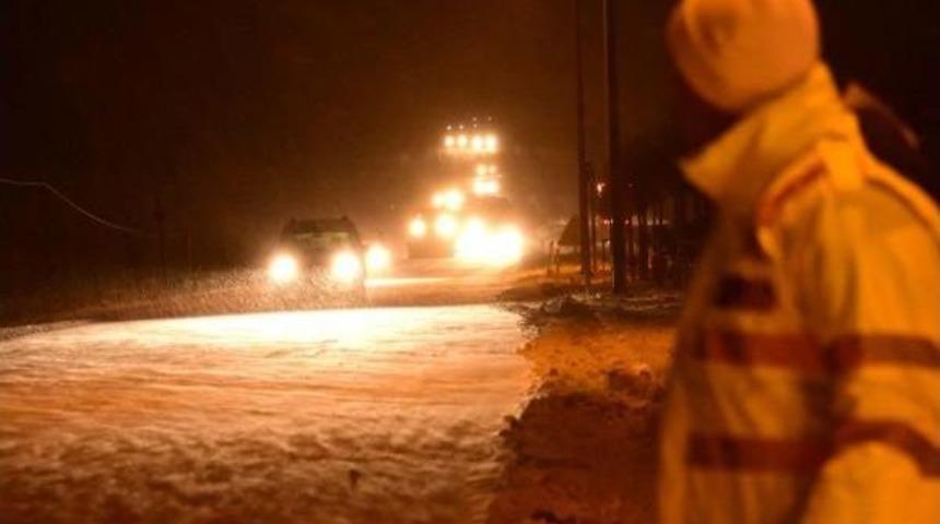 &Ccedil;anakkale'de Kar Yağışı Hayatı Olumsuz Etkiledi