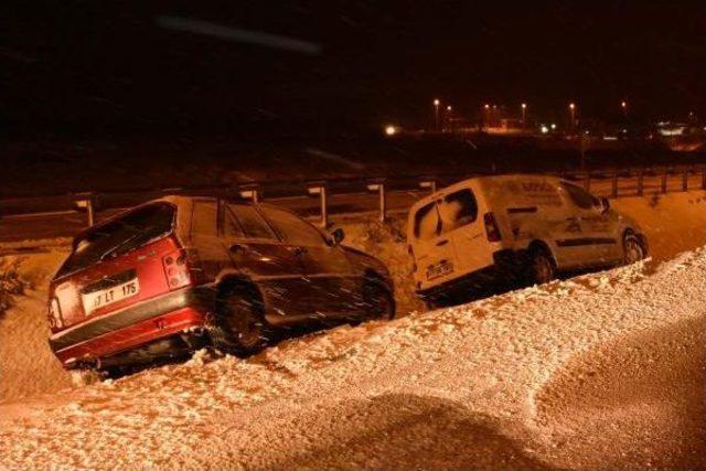 Çanakkale'de Kar Yağışı Hayatı Olumsuz Etkiledi