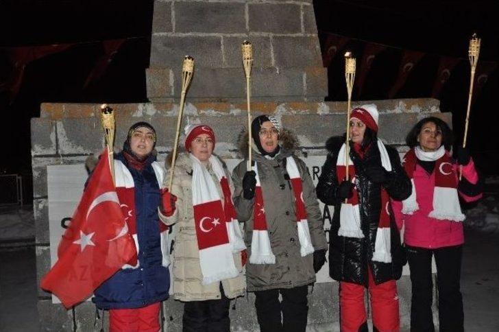 Sarıkamış Şehitlerine Meşalelerle Yürüdüler G3