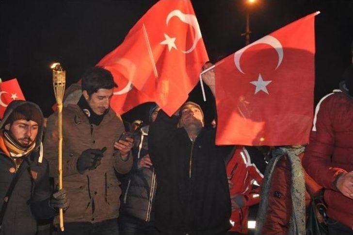 Sarıkamış Şehitlerine Meşalelerle Yürüdüler G4