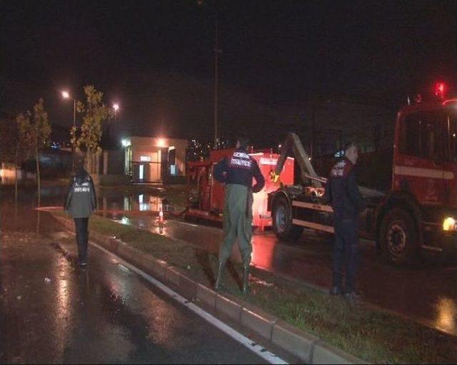 İzmir Yağmura Teslim