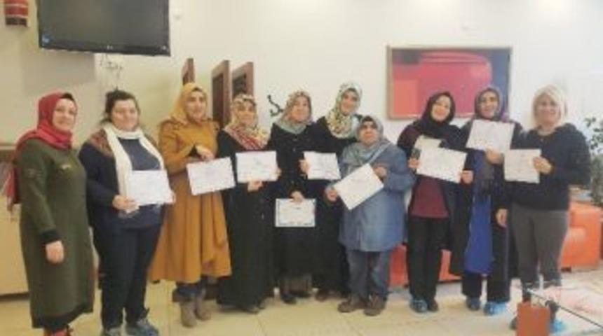 Pursaklarlı Kadınlar Arap&ccedil;a Sertifikası Aldı
