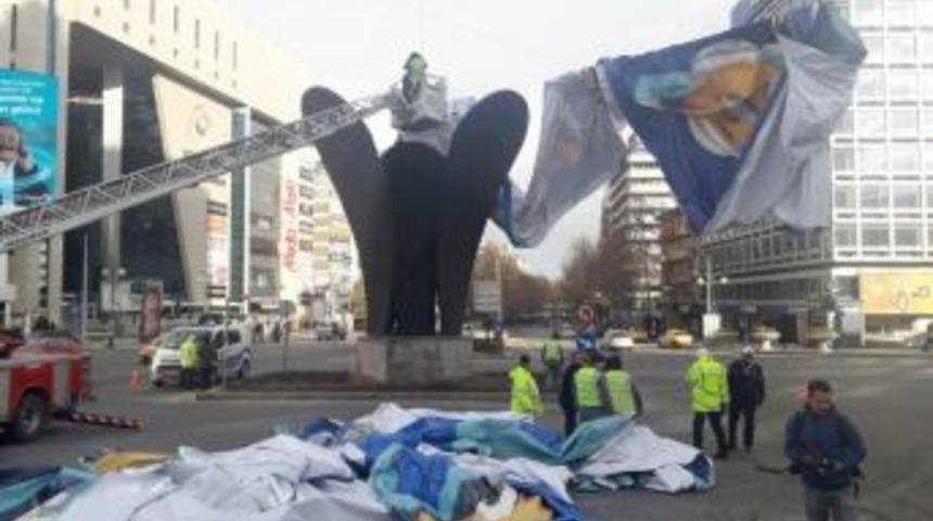 Başkent&rsquo;te Fırtına Hayatı Olumsuz Etkiliyor