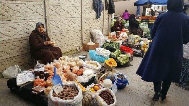 Ak Partili Kadınlar Pazarcı Esnafına Sıcak &Ccedil;orba Dağıttı 2