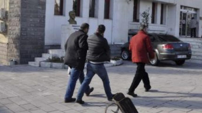 Y&uuml;z&uuml;ne Biber Gazı Sıktığı 80 Yaşındaki Kadını Gasp Etti