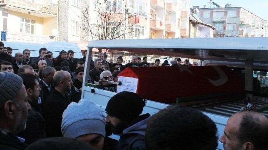 Kahraman Şehidin Naaşı Son Yolculuğu &Ouml;ncesi Baba Evine Getirildi