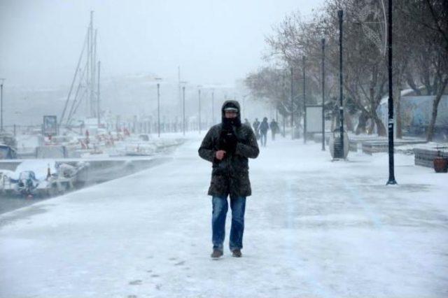 Çanakkale'de Kar Ve Soğukta Yaşam Altüst Oldu