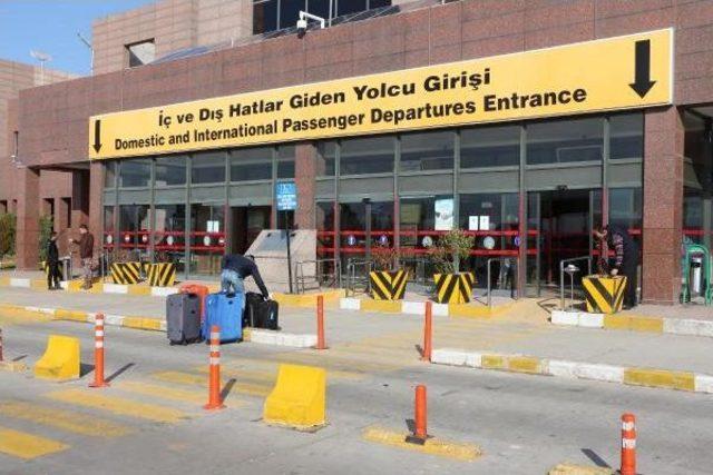 İstanbul'a Inemeyen 4 Dış Hat Uçağı Gaziantep'e Indi